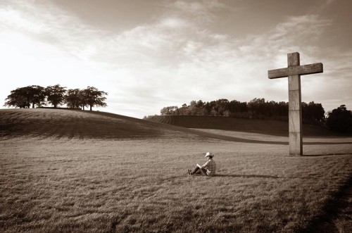 lonely-comfort-at-cross